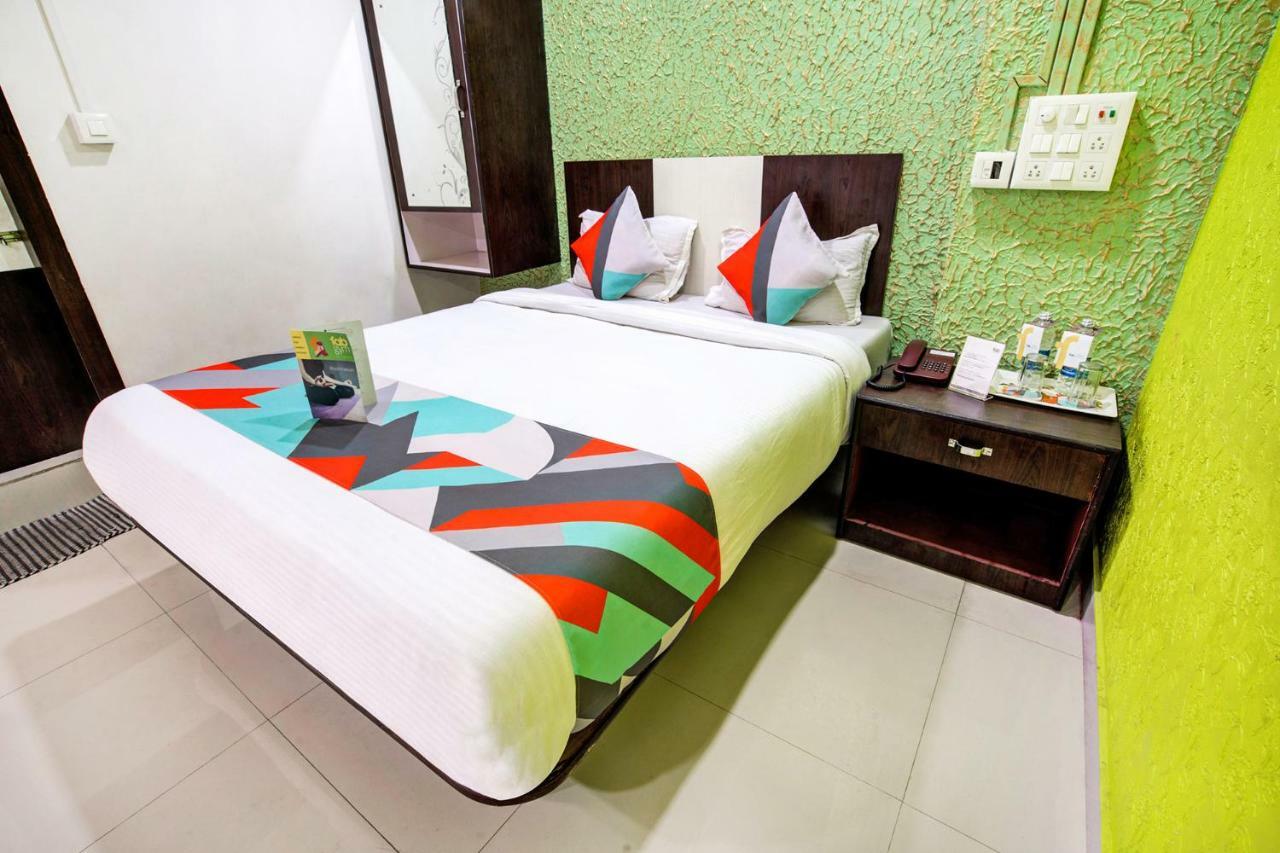 Hotel Chirom Palace Guwahati Exterior foto