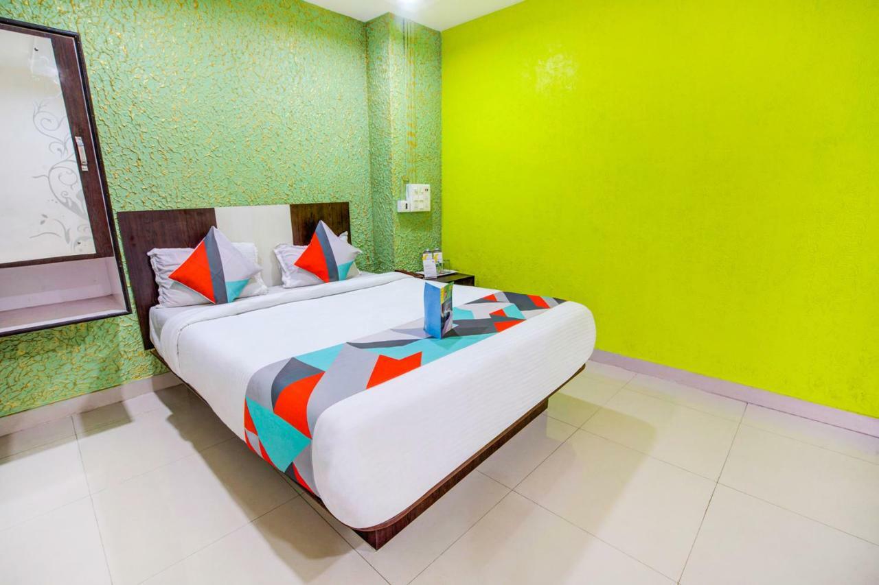 Hotel Chirom Palace Guwahati Exterior foto
