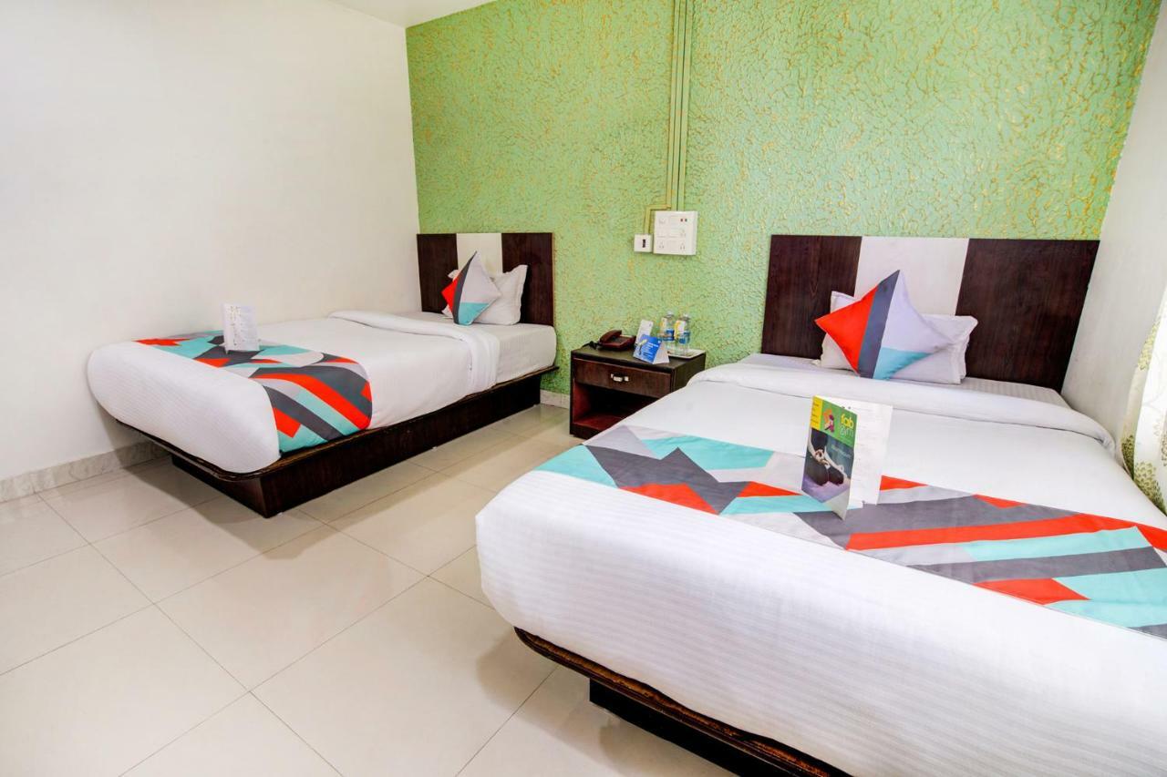 Hotel Chirom Palace Guwahati Exterior foto