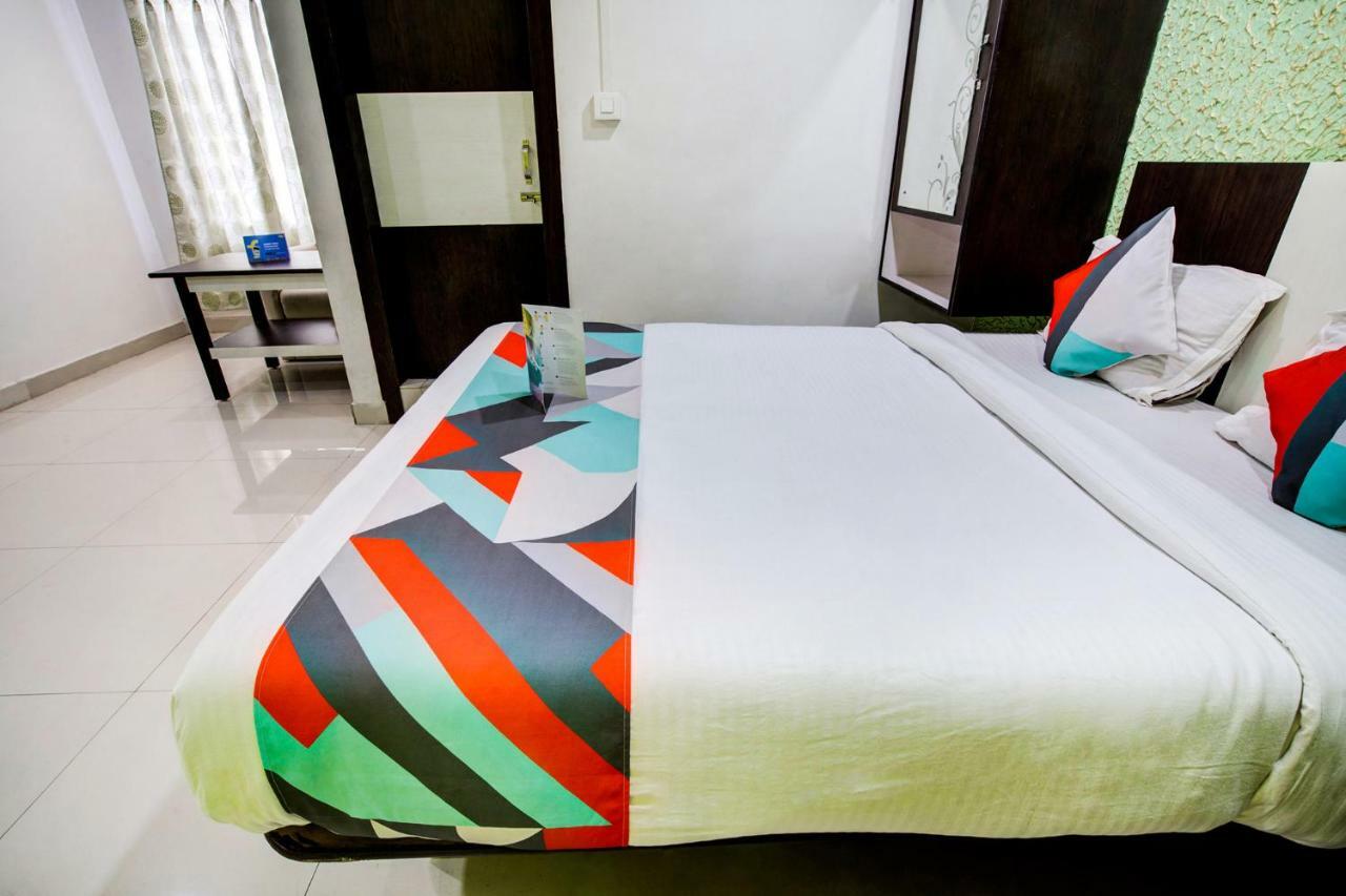 Hotel Chirom Palace Guwahati Exterior foto